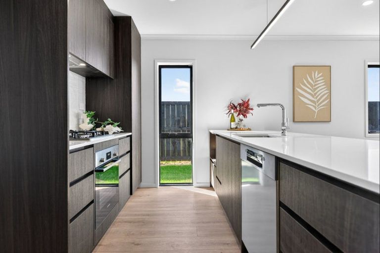 Photo of property in 18 Tiroake Street, Ruakura, Hamilton, 3214