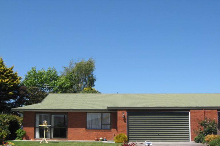 Photo of property in 1/6 Lowry Avenue, Redwood, Christchurch, 8051