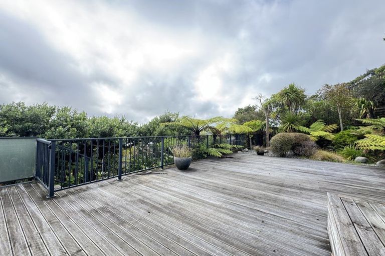 Photo of property in 15 Cavalry Close, Crofton Downs, Wellington, 6035