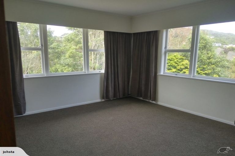 Photo of property in 17 Thurleigh Grove, Karori, Wellington, 6012