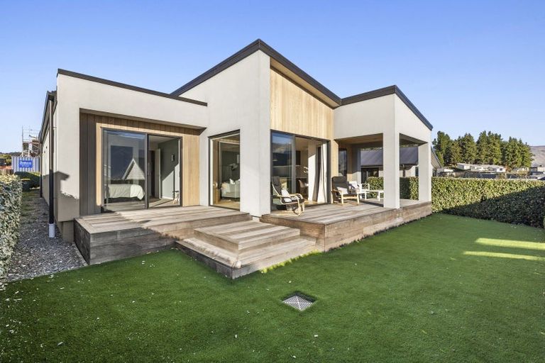 Photo of property in 9 Landsborough Lane, Wanaka, 9305