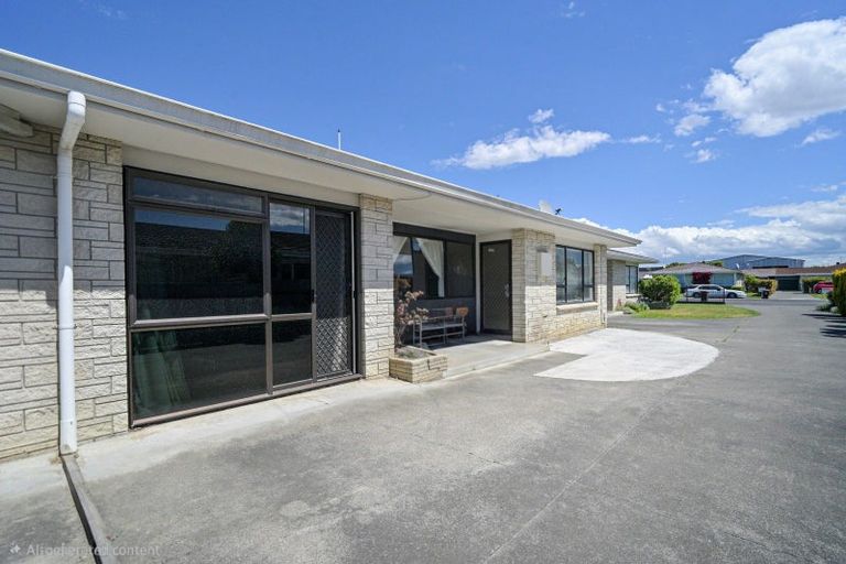 Photo of property in 2/411 Avenue Road West, Hastings, 4122