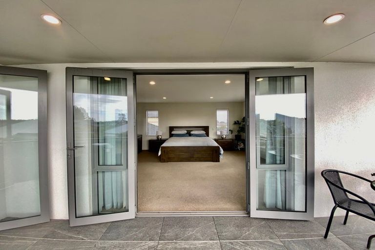 Photo of property in 5 Stoneleigh Green, Parklands, Christchurch, 8083