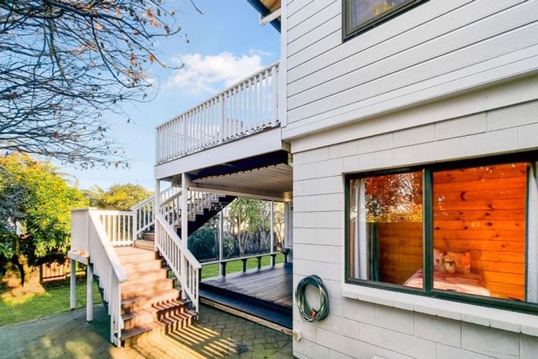 Photo of property in 13a Grand Vue Road, Kawaha Point, Rotorua, 3010