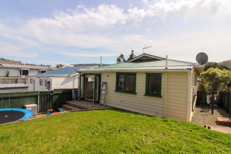 Photo of property in 25 Bombay Street, Ngaio, Wellington, 6035