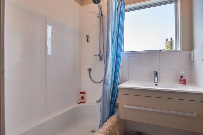 Photo of property in 10 Grange Place, Milson, Palmerston North, 4414