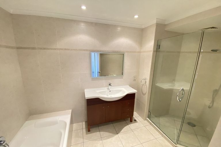 Photo of property in Construction House, 52/80u Kent Terrace, Mount Victoria, Wellington, 6011
