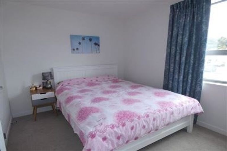 Photo of property in 15/2u Stone Street, Miramar, Wellington, 6022