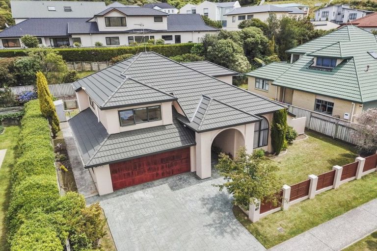 Photo of property in 23 Amesbury Drive, Churton Park, Wellington, 6037