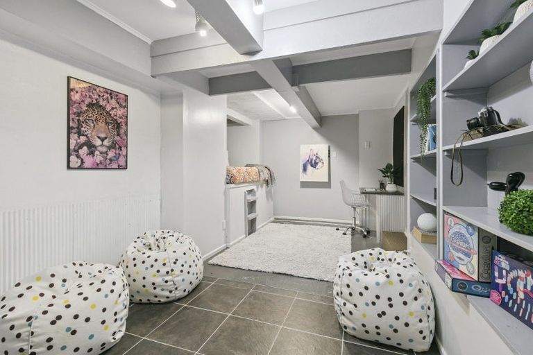 Photo of property in 14 Cecil Road, Tawa, Wellington, 5028