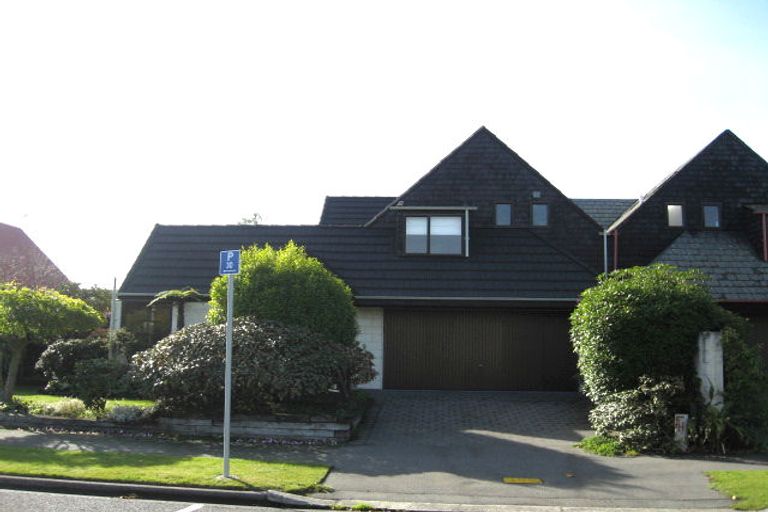Photo of property in 27 Dovedale Avenue, Ilam, Christchurch, 8041