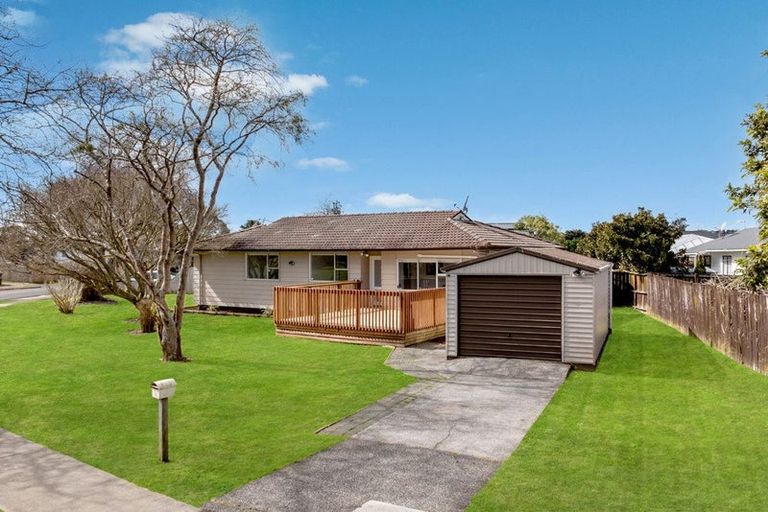 Photo of property in 3 Pukeroa Place, Papakura, 2110
