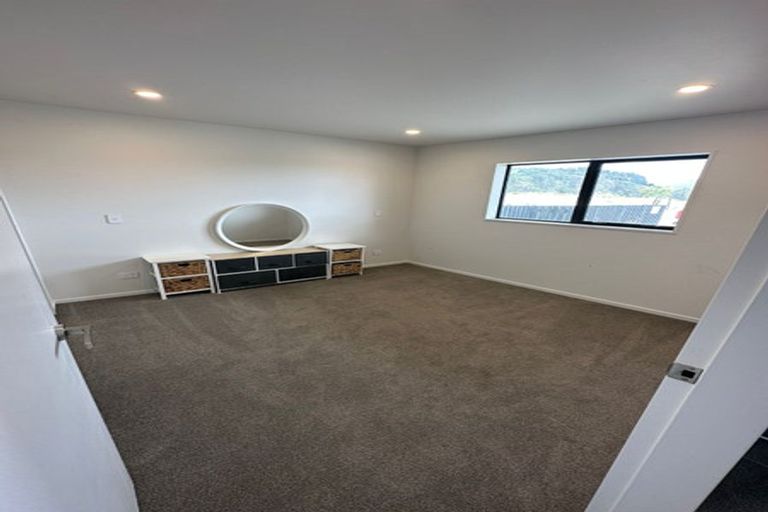 Photo of property in 39 Oakum Road, Whitby, Porirua, 5024