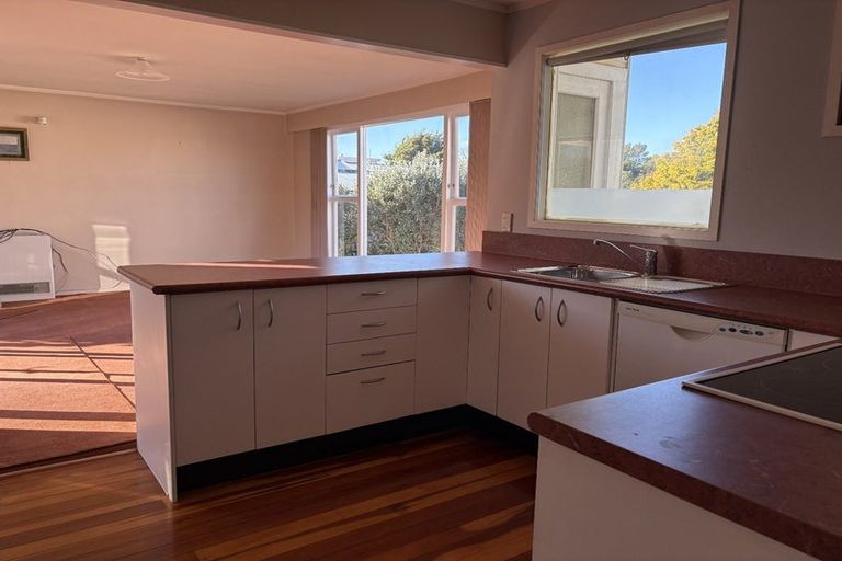 Photo of property in 78 Renown Road, Raumati South, Paraparaumu, 5032