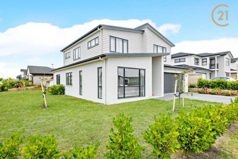 Photo of property in 17 Kabardin Street, Karaka, Papakura, 2113
