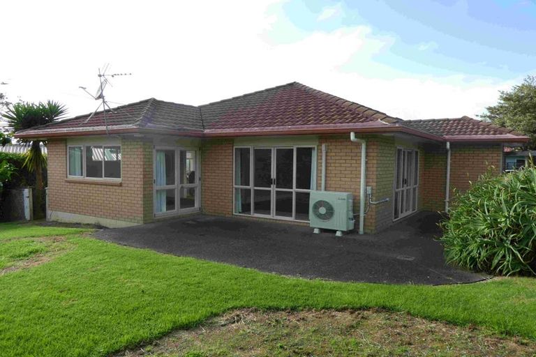 Photo of property in 206a Royal Road, Massey, Auckland, 0614