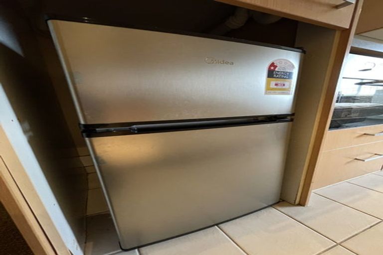 Photo of property in 65 Lauderdale Road, Birkdale, Auckland, 0626