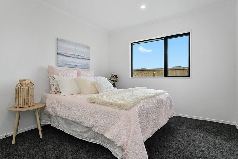 Photo of property in 24 Rose Leigh Drive, Cambridge, 3434