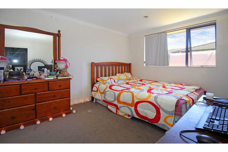 Photo of property in 122 Naylors Drive, Mangere, Auckland, 2022