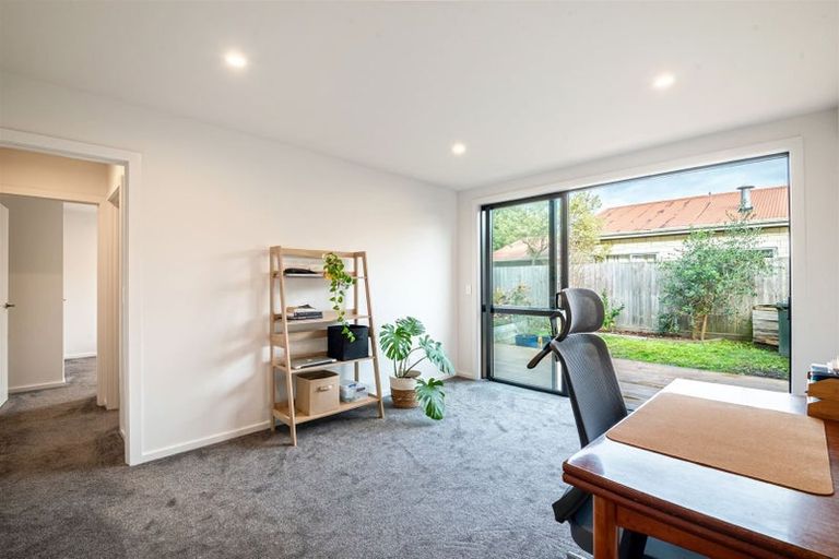 Photo of property in 14b Corrella Road, Belmont, Auckland, 0622