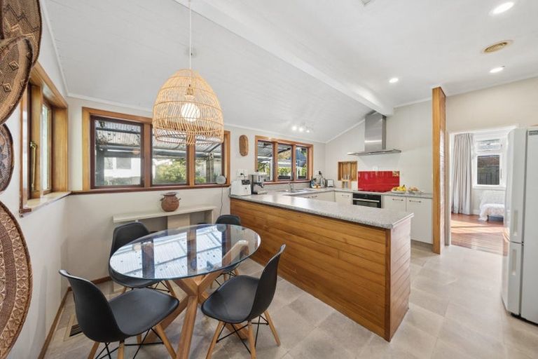 Photo of property in 26 Burma Road, Khandallah, Wellington, 6035