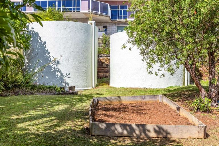 Photo of property in 18 Bay View Road, Cable Bay, 0420