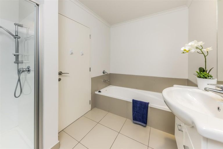 Photo of property in 37 The Track, Takanini, 2112