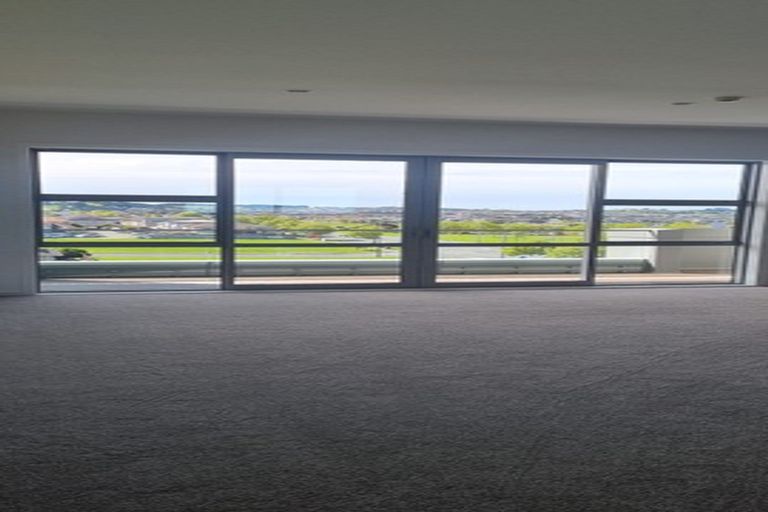 Photo of property in 1/63 Kestev Drive, Flat Bush, Auckland, 2016