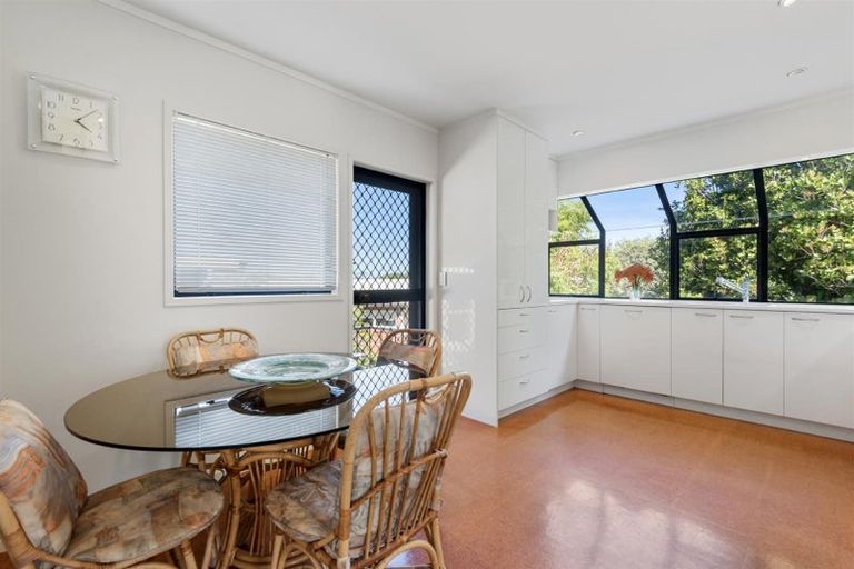 Photo of property in 19 Sylvan Park Avenue, Milford, Auckland, 0620