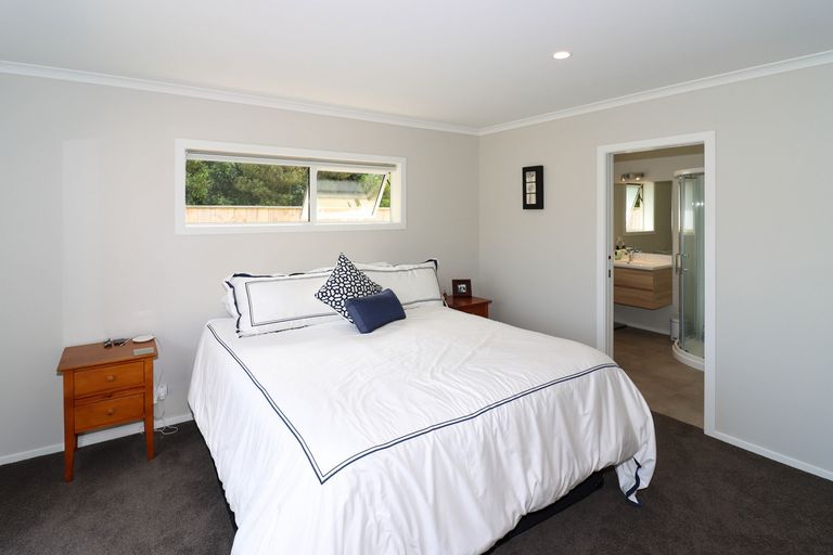 Photo of property in 60 Feist Street, Carterton, 5713