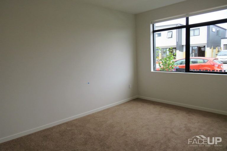 Photo of property in 28 Hea Road, Hobsonville, Auckland, 0616