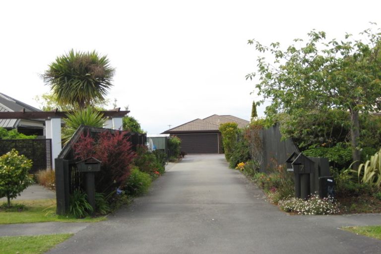Photo of property in 7a Fieldmoor Place, Parklands, Christchurch, 8083