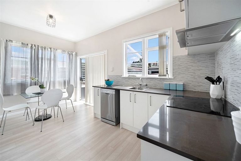 Photo of property in 1/5 Hill Road, Papatoetoe, Auckland, 2025