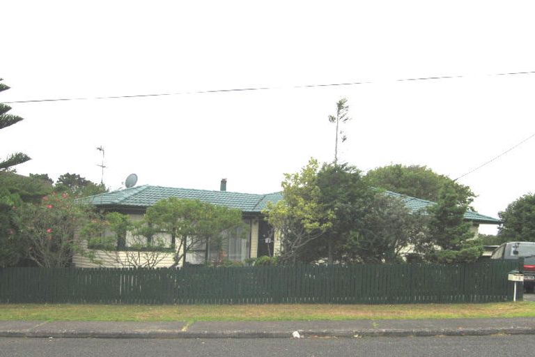 Photo of property in 73 Seaview Road, Glenfield, Auckland, 0629