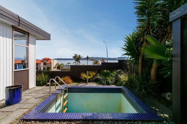 Photo of property in 232 Lake Terrace, Waipahihi, Taupo, 3330