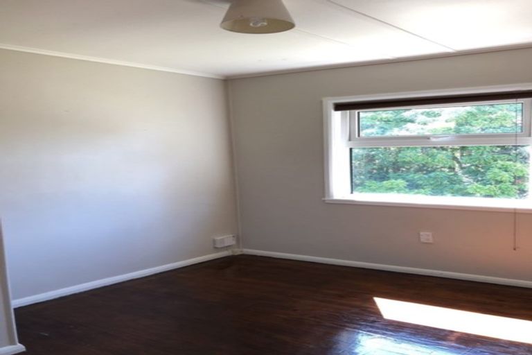 Photo of property in 24 Woodside Road, Massey, Auckland, 0614