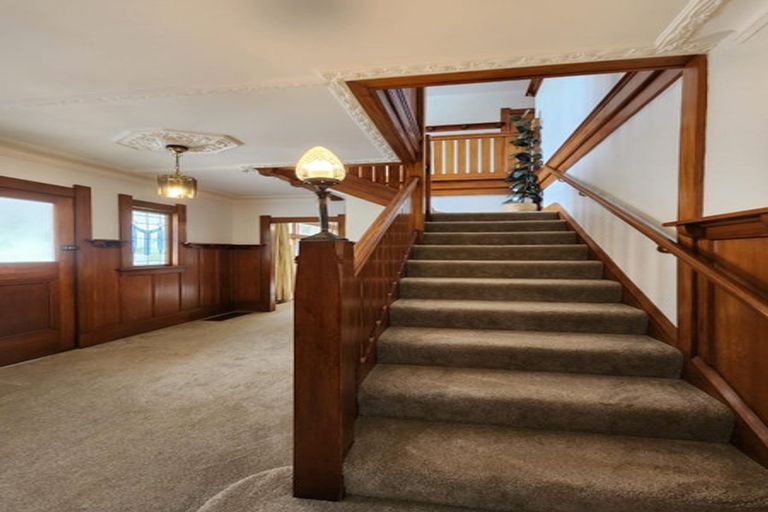 Photo of property in 6 Ridge Lane, New Plymouth, 4310