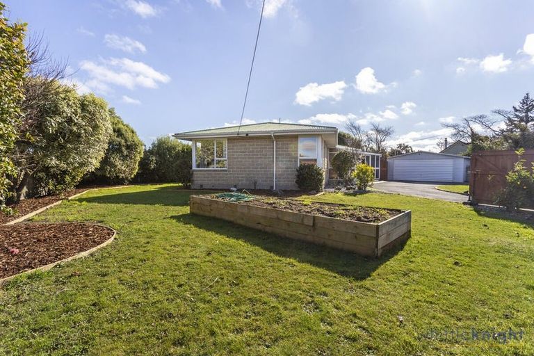 Photo of property in 1 Fulham Street, Islington, Christchurch, 8042