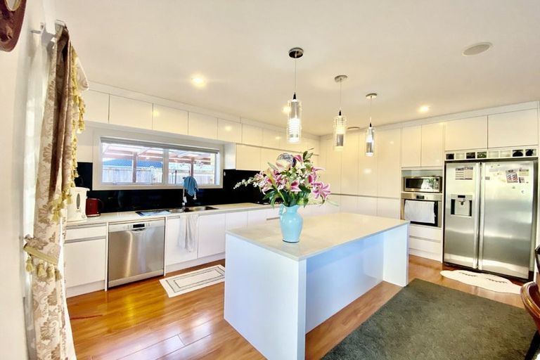 Photo of property in 143 Flat Bush School Road, Flat Bush, Auckland, 2019