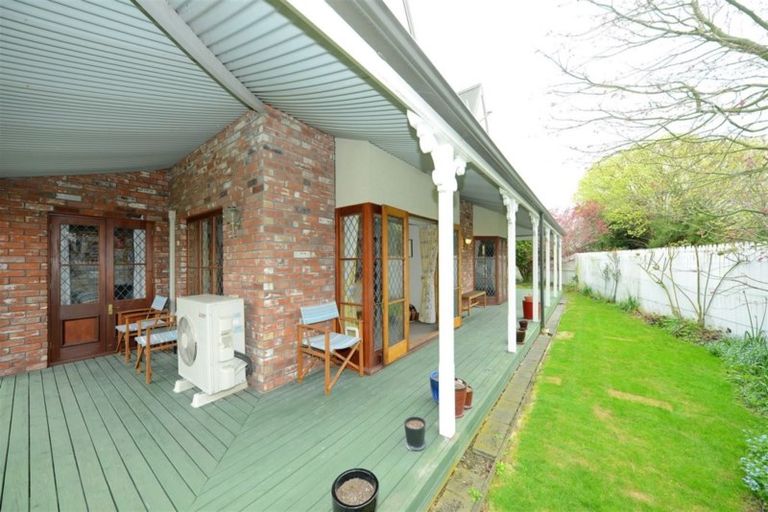 Photo of property in 16 Glenburn Place, Avonhead, Christchurch, 8042