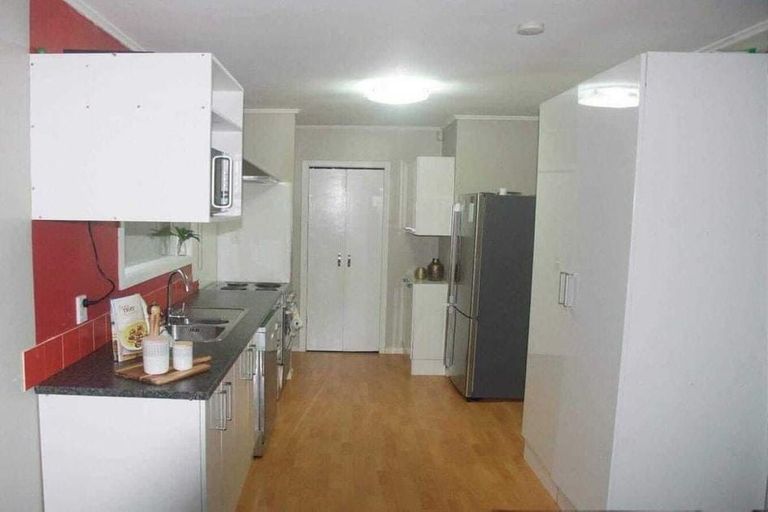 Photo of property in 13 Lomond Street, Newlands, Wellington, 6037