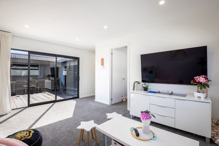 Photo of property in 20b Gordon Street, Glen Avon, New Plymouth, 4312