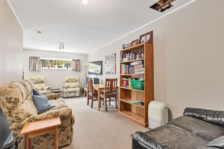 Photo of property in 18 Glenamoy Crescent, Johnsonville, Wellington, 6037