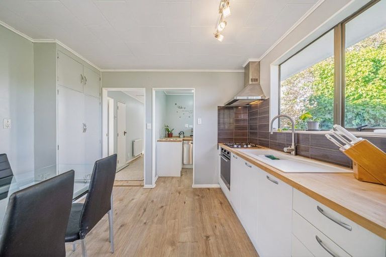 Photo of property in 11 Roband Crescent, Brown Owl, Upper Hutt, 5018