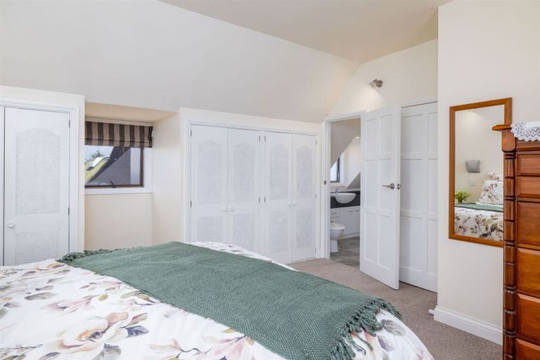 Photo of property in 8a Ringwood Place, Avonhead, Christchurch, 8042