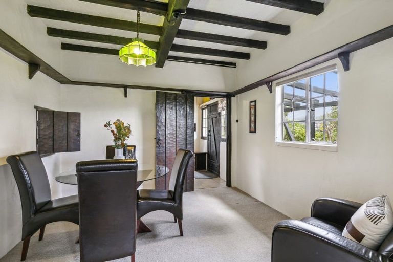 Photo of property in 42 Nicholson Road, Khandallah, Wellington, 6035