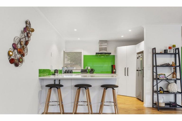 Photo of property in 33/64 Kawaha Point Road, Kawaha Point, Rotorua, 3010