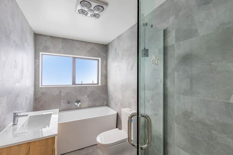 Photo of property in 5 Mata Road, Massey, Auckland, 0614