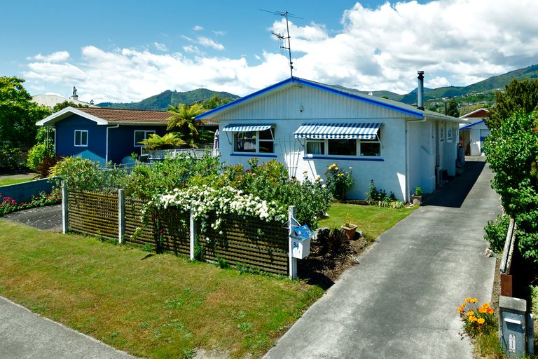 Photo of property in 34 Fergusson Street, Stoke, Nelson, 7011