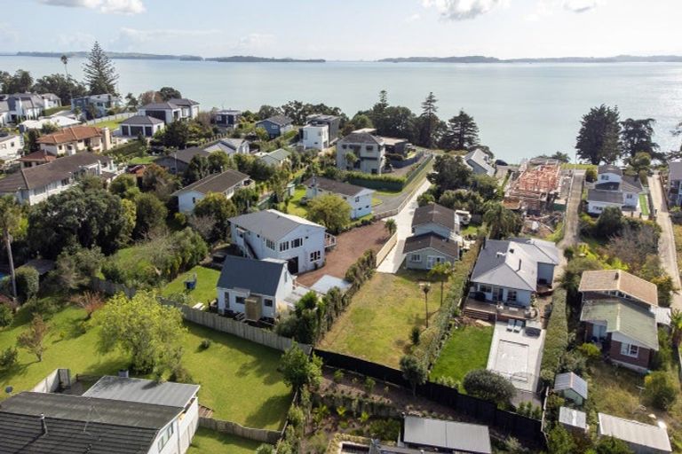 Photo of property in 75 Marine Parade, Mellons Bay, Auckland, 2014